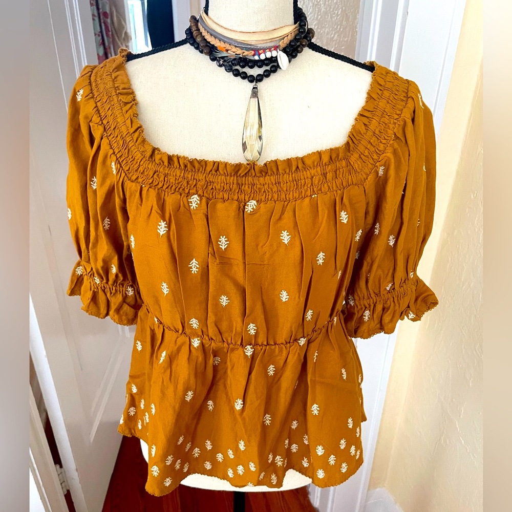NWOT Old Navy Cotton Embroidered Boho Caramel/white Peasant Blouse size‎ medium